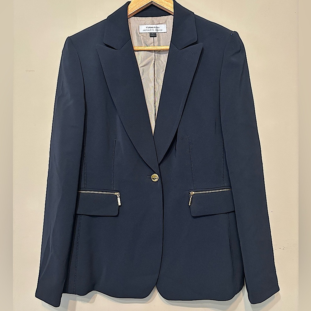 TAHARI Tailored Blazer